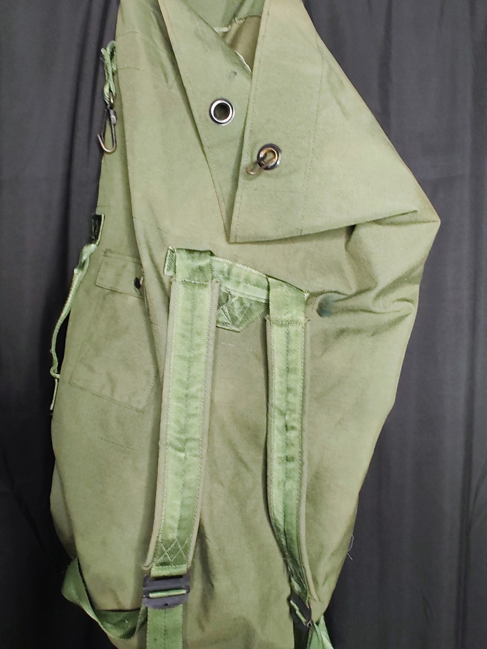 Olive Green Men's Duffel Backpack - Classic Military Style